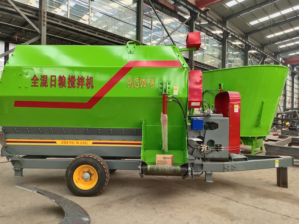 9方牽引式拆裝版私聊攪拌機(jī)內(nèi)蒙牧場(chǎng)試機(jī)